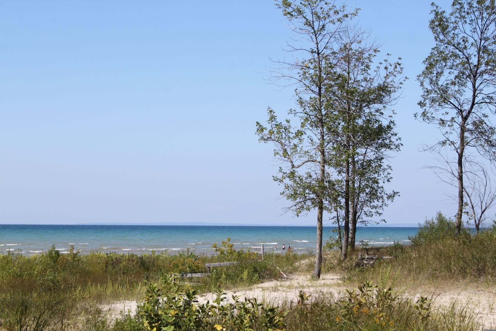 The sandy shore of Wasaga Beach - beach near blue mountain